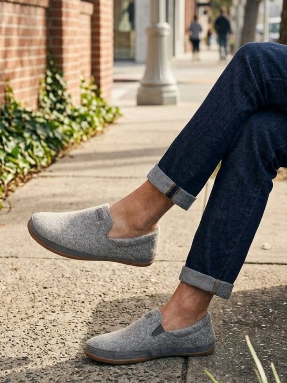 OluKai Kālawa Men’s Slippers Loafers Shoes $100 in Ash Gray Kalawa